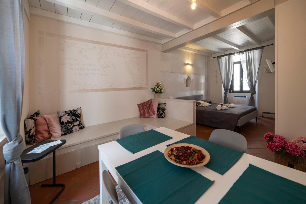 Apartament Homo Homini Lupus Brescia Zewnętrze zdjęcie